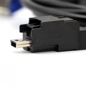 USB Mini B na Mini B kabel za infotainment sustav u vozilu