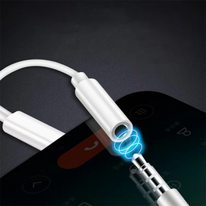 USB C gu 3.5mm Adaptor Jack Headphone Boireann