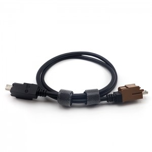 Kabel USB Mini B na Mini B pro infotainment ve vozidle